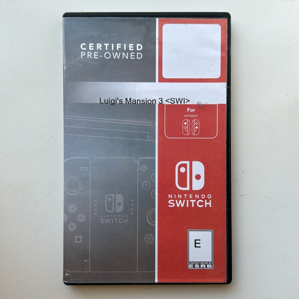 Nintendo Switch Luigi’s Mansion 3 Preowned